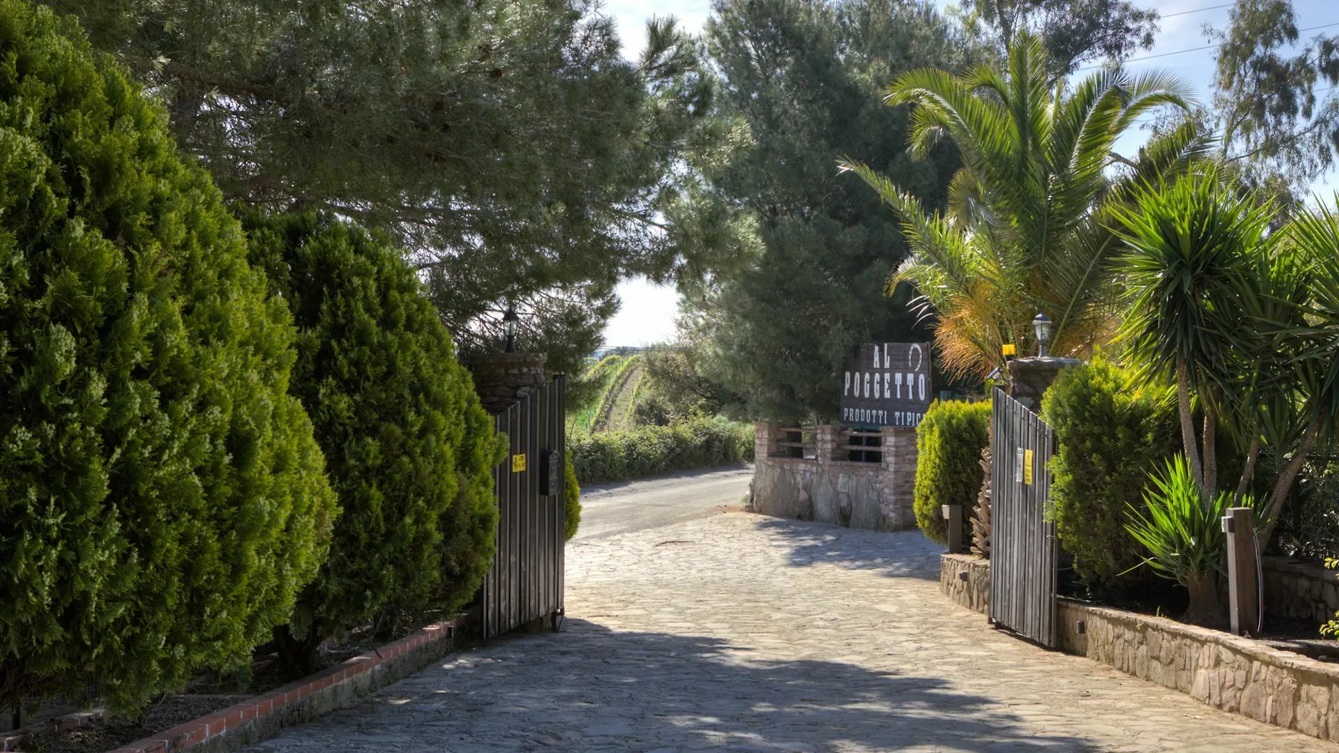 Farm stay Agriturismo Al Poggetto Villa Piana degli Albanesi Italy